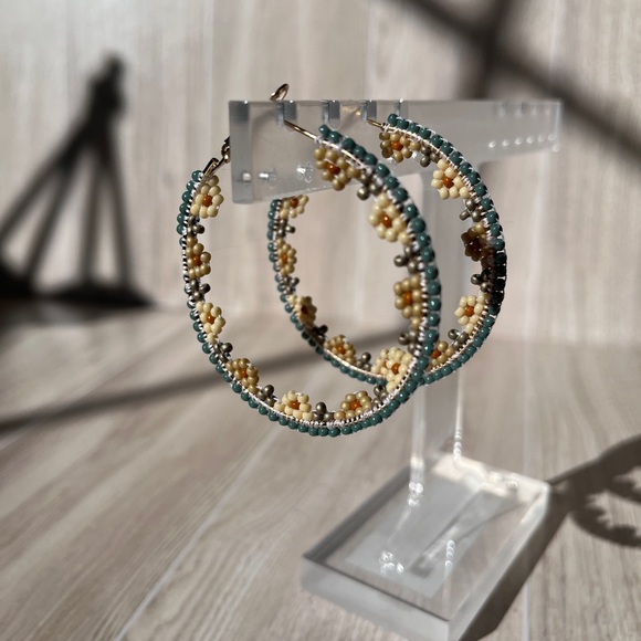 Chic Beaded Hoop Earrings with Green and Cream Accents - Picture 6 of 6